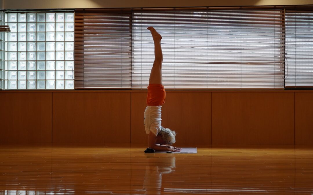 Join Dominica for Adho Mukha Vrksasana Pinchumayurasana Focus class in October at @Yoga Studio in Kichijoji.